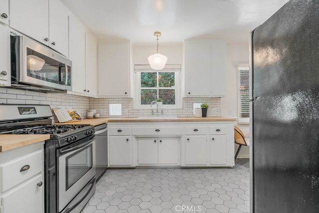 13032 Hesby, Sherman Oaks, CA 91423