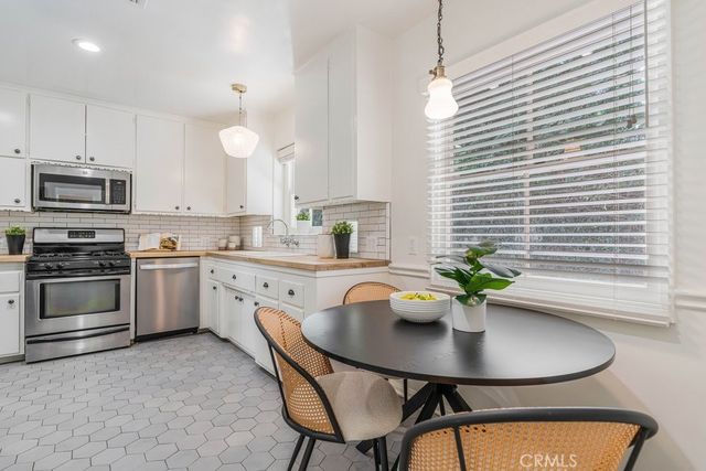 13032 Hesby, Sherman Oaks, CA 91423