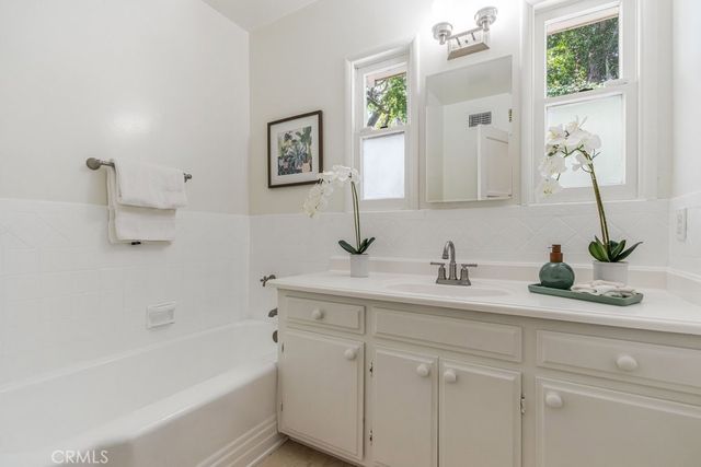 13032 Hesby, Sherman Oaks, CA 91423