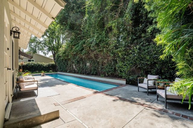 13032 Hesby, Sherman Oaks, CA 91423