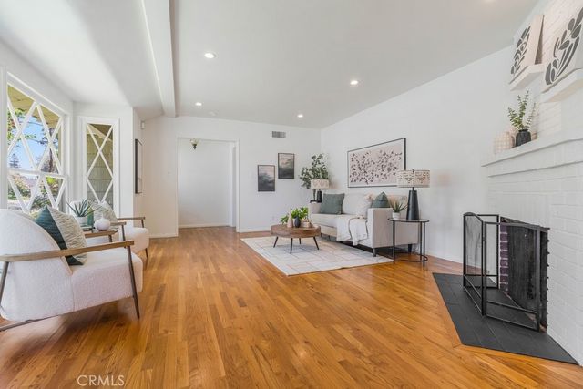 13032 Hesby, Sherman Oaks, CA 91423