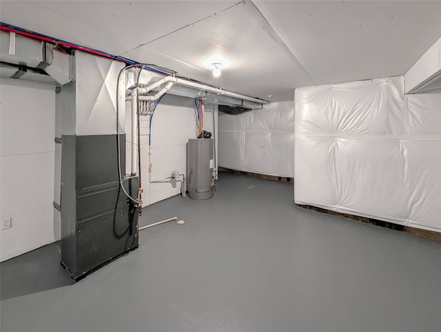 2040 SW Cascade Falls Drive, Ankeny, IA 50023