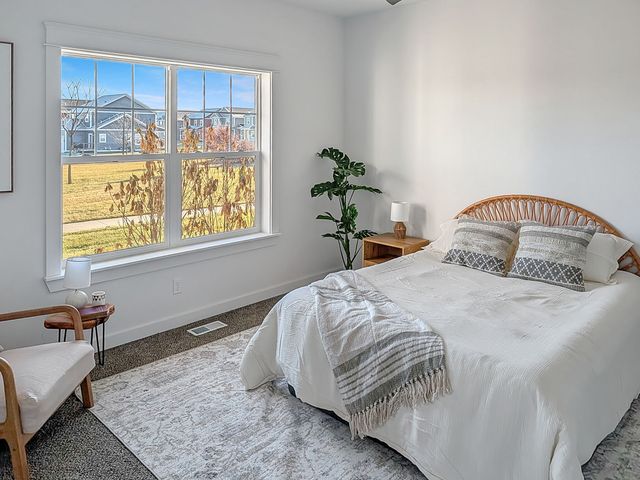 2040 SW Cascade Falls Drive, Ankeny, IA 50023