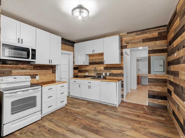 3215 Forest Avenue, Evansville, IN 47712