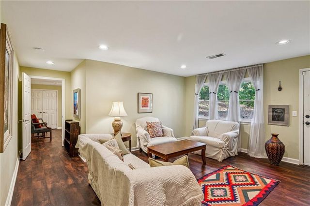 5460 E Idlewood Lane, Atlanta, GA 30327