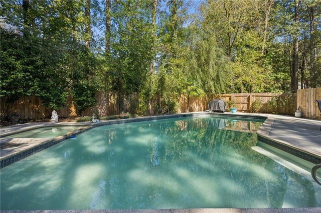 5460 E Idlewood Lane, Atlanta, GA 30327