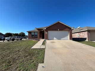 5752 Talons Crest Circle, Fort Worth, TX 76179