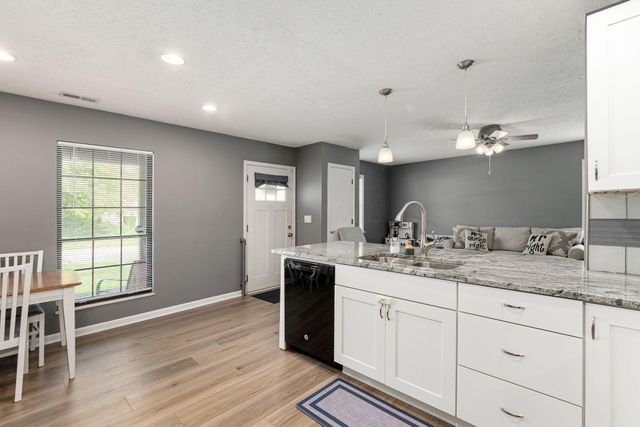 3233 Colony Hill Lane, Columbus, OH 43204