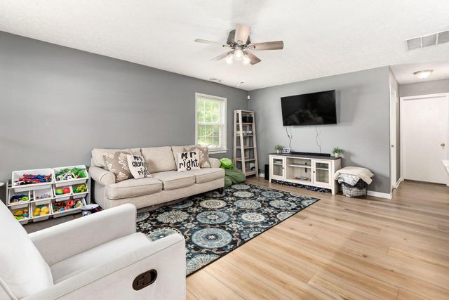 3233 Colony Hill Lane, Columbus, OH 43204