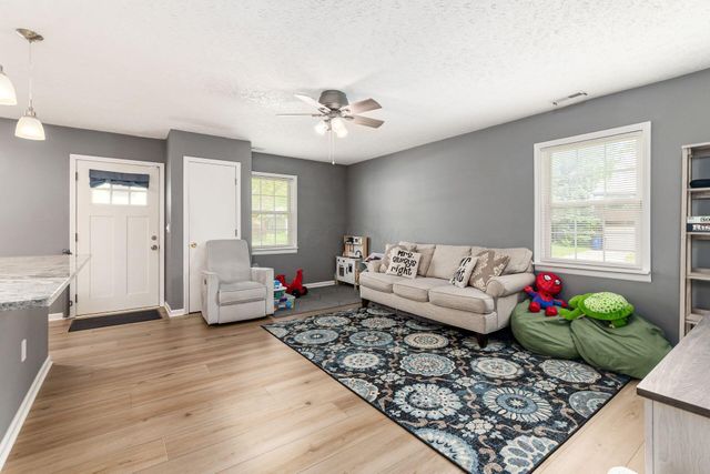 3233 Colony Hill Lane, Columbus, OH 43204