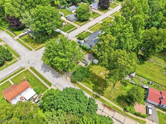 161 Pinehurst Road, Munroe Falls, OH 44262