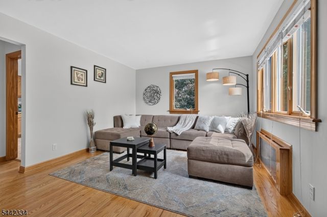 4 Howard Ave, Clifton City, NJ 07013