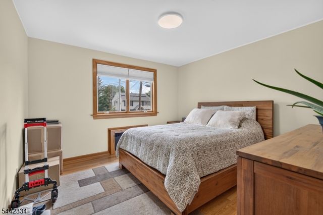 4 Howard Ave, Clifton City, NJ 07013
