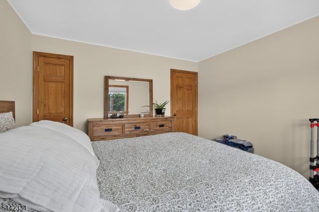 4 Howard Ave, Clifton City, NJ 07013