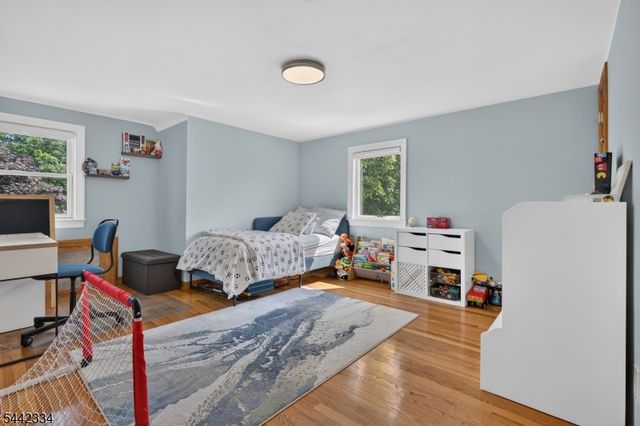 4 Howard Ave, Clifton City, NJ 07013