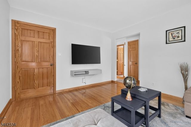 4 Howard Ave, Clifton City, NJ 07013