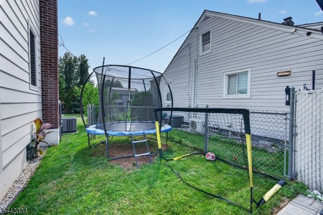 4 Howard Ave, Clifton City, NJ 07013