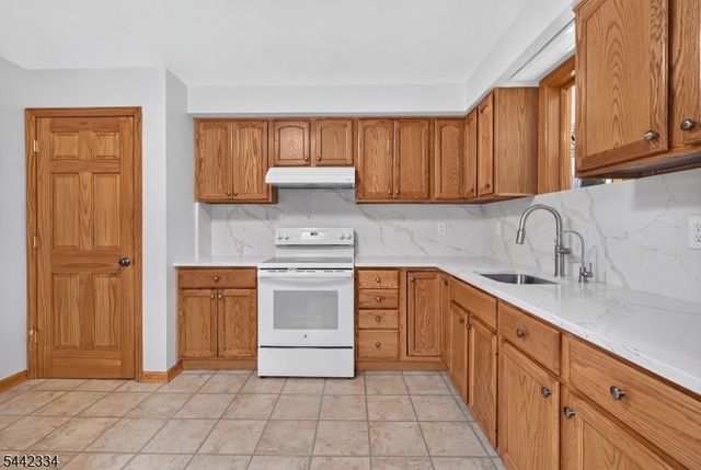 4 Howard Ave, Clifton City, NJ 07013