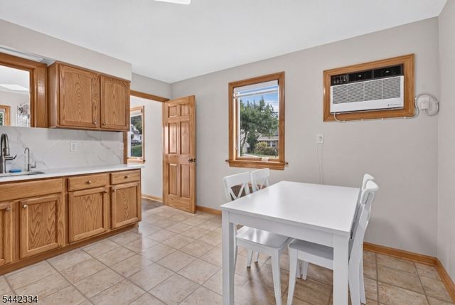 4 Howard Ave, Clifton City, NJ 07013