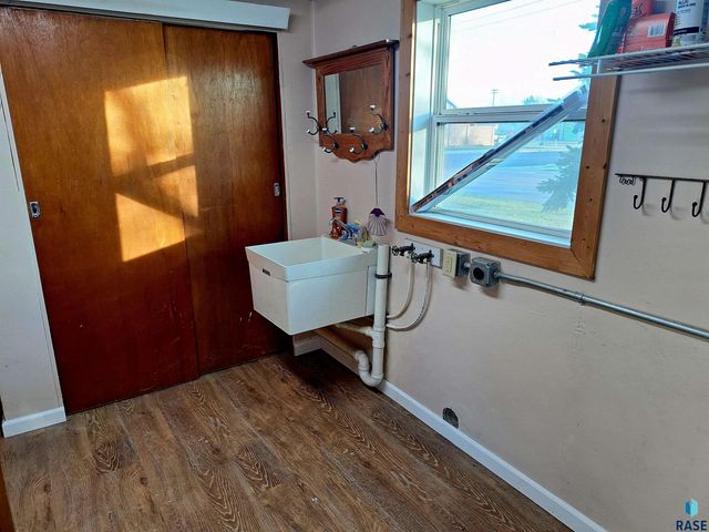 501 N Main St Street, Salem, SD 57058