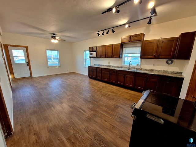 501 N Main St Street, Salem, SD 57058