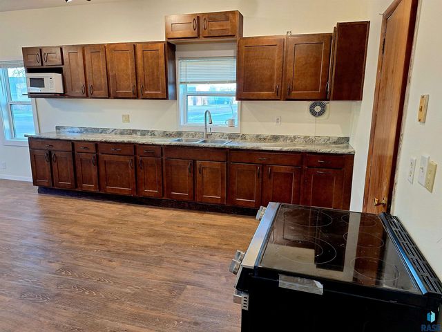 501 N Main St Street, Salem, SD 57058