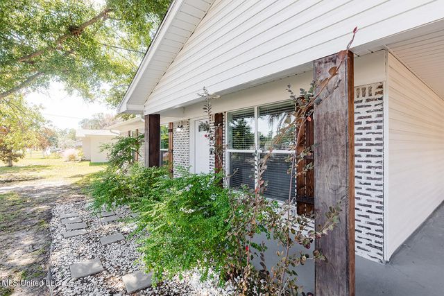 446 Hanley Road, Ocean Springs, MS 39564