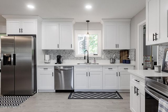 446 Hanley Road, Ocean Springs, MS 39564