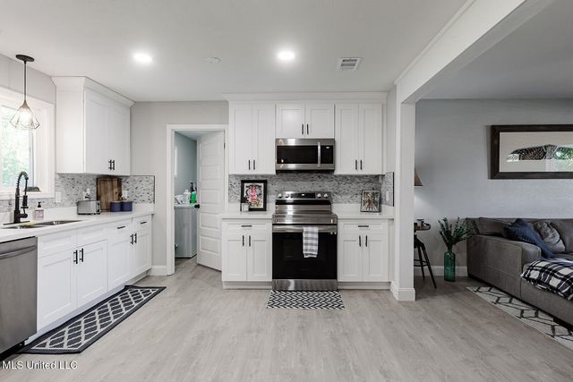 446 Hanley Road, Ocean Springs, MS 39564