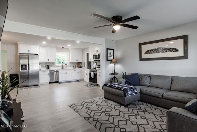 446 Hanley Road, Ocean Springs, MS 39564