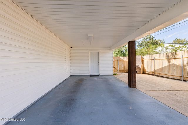 446 Hanley Road, Ocean Springs, MS 39564