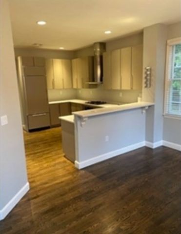 66 Evergreen Circle 66, Canton, MA 02021