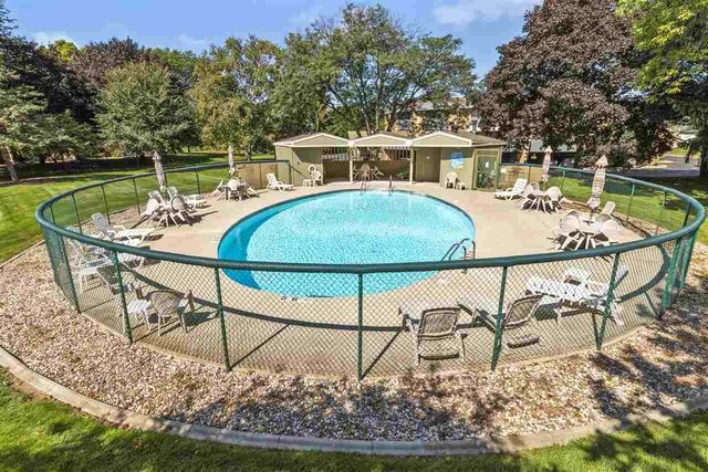 4545 W PINE STREET, Appleton, WI 54914
