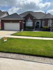 56334 Birkdale Drive, Macomb, MI 48042