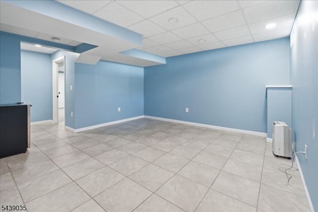 17 Heritage Ln, Hamburg Boro, NJ 07419