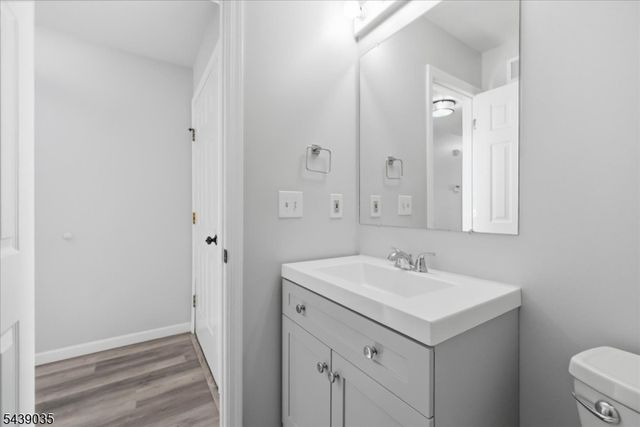17 Heritage Ln, Hamburg Boro, NJ 07419