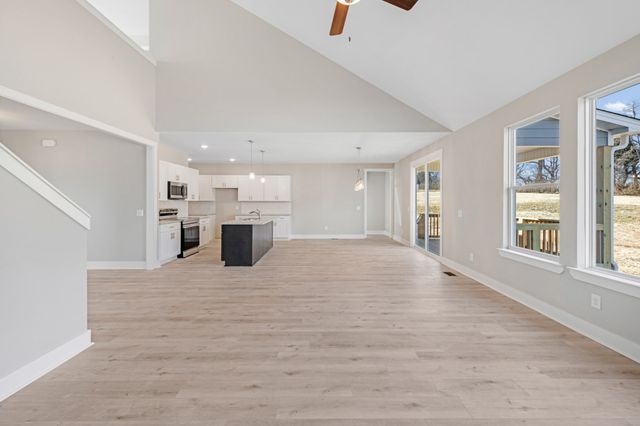 105 Esteph Ct, White House, TN 37188