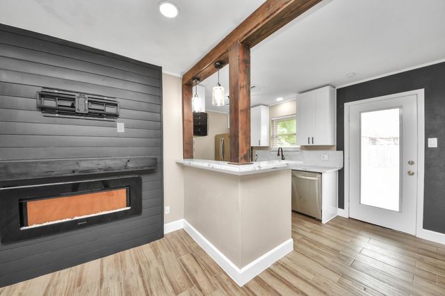 12733 7th Street, Santa Fe, TX 77510