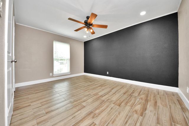 12733 7th Street, Santa Fe, TX 77510