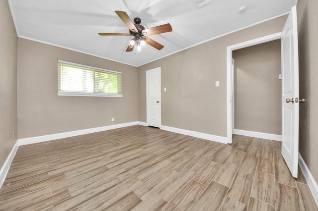 12733 7th Street, Santa Fe, TX 77510