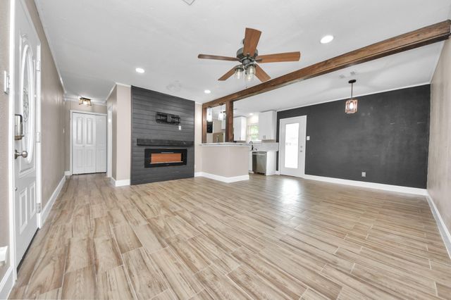 12733 7th Street, Santa Fe, TX 77510