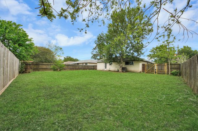 12733 7th Street, Santa Fe, TX 77510