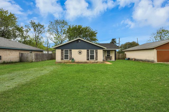 12733 7th Street, Santa Fe, TX 77510