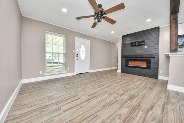 12733 7th Street, Santa Fe, TX 77510
