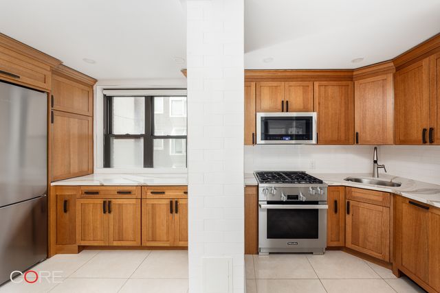 50 Park Ave Apt 8A, New York City, NY 10016