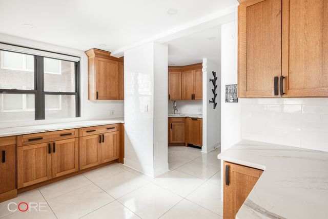 50 Park Ave Apt 8A, New York City, NY 10016