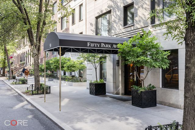 50 Park Ave Apt 8A, New York City, NY 10016