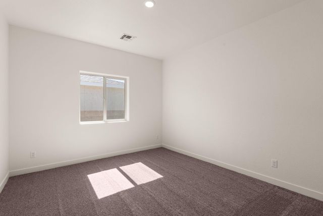 865 Calle De Las Rosas, Belen, NM 87002