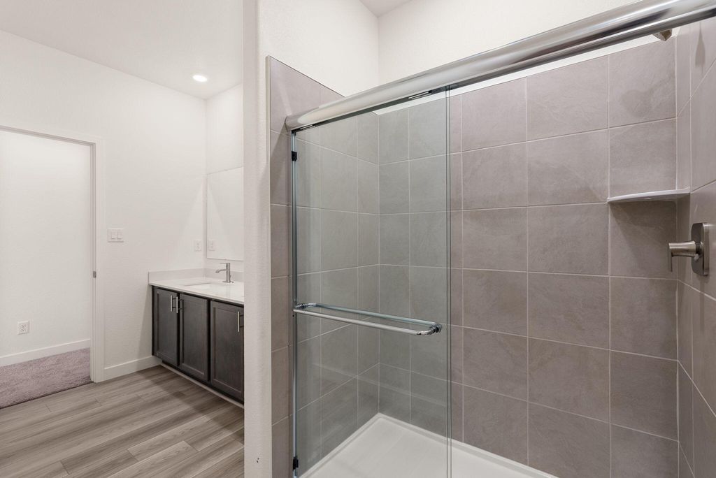 Image 10 of property listing at 865 Calle De Las Rosas, Belen, NM 87002