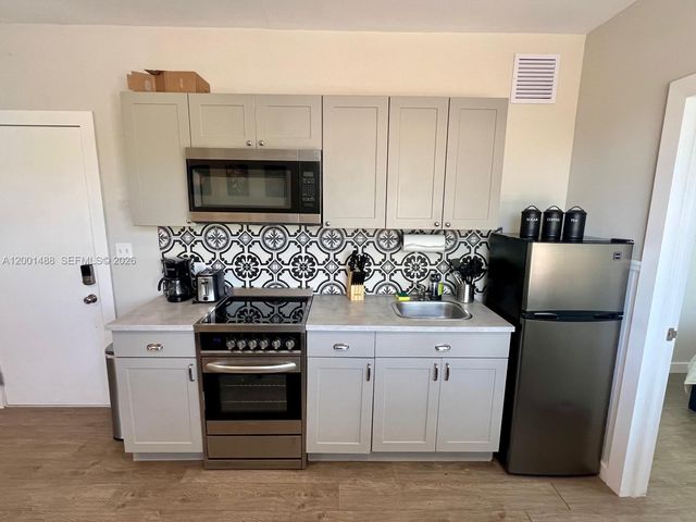 2932 NW 16th Ave 3, Miami, FL 33142